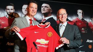 O tribună a stadionului echipei Manchester United va primi numele fostului fotbalist Bobby Charlton