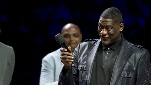 Fumuri de vedetă: Shawn Kemp, fostul jucător NBA, își deschide propriul magazin de marijuana