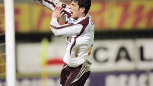 Trag de Niculae: „Hai acasă!"