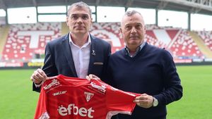 UTA Arad, gaură financiară uriașă din cauza comisioanelor plătite impresarilor. Anunțul lui Alexandru Meszar