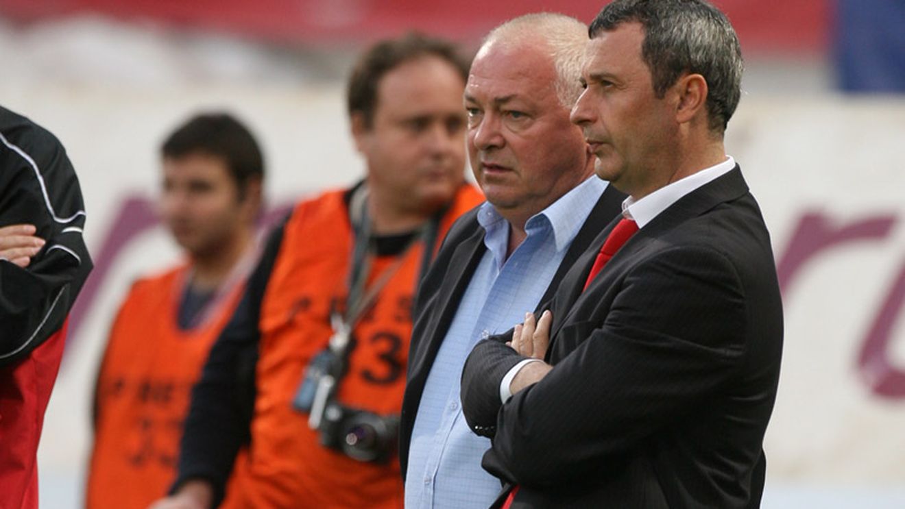 Sfat pentru cheflii: "Mușcați din teren! Fiți 'câini' adevărați!"