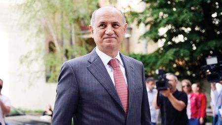 Se tulbură iar apele în Giulești! Noua conducere a Rapidului s-a trezit cu încă o datorie uriașă. Ce riscă echipa