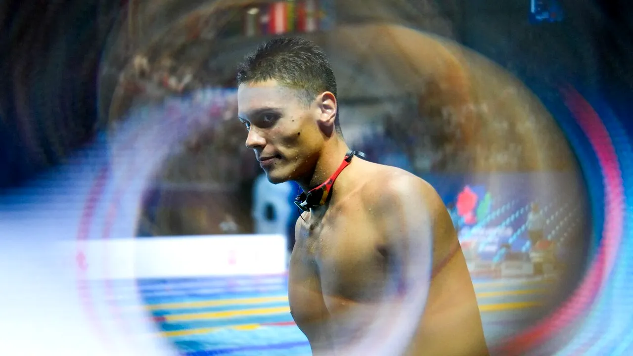 David Popovici l-a depășit pe Michael Phelps. Recordul ireal cu care românul l-a lăsat în urmă pe legendarul american