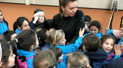 IMAGINEA ZILEI | Halep e numărul 1 și în inimile micilor tenismeni! Simona, îmbrățișată de 40 de copii