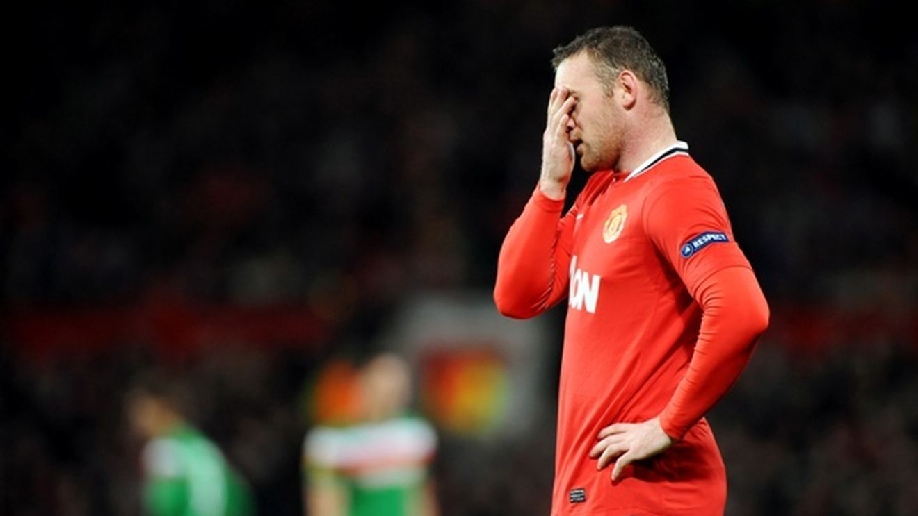 Rooney face victime și când nu e cazul!** A venit pentru prima dată la stadion și s-a trezit cu mâna ruptă