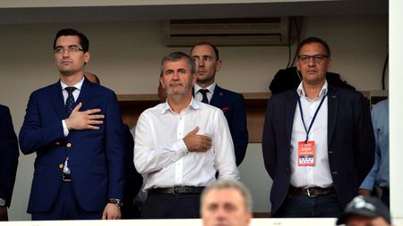 Prima reacție a FRF, după ce Generația de Aur l-a ales pe Lupescu drept adversar al lui Burleanu: "O bucurie extraordinară!" Florin Prunea, atacat