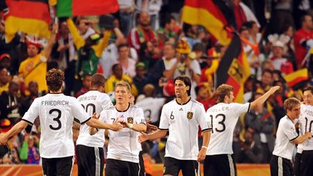 "Mulțumim, domnule arbitru!"** VEZI ce scrie presa germană după victoria cu Anglia