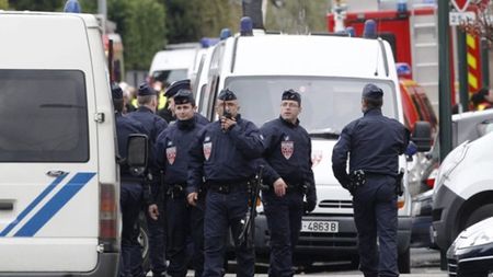 Autocarul echipei PSG, cu un geam spart după ce a fost atacat de fanii echipei Marseille