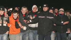 Și CFR are ultrași: Un fan de-al campioanei s-a ales cu dosar penal după ce a aprins o torță!