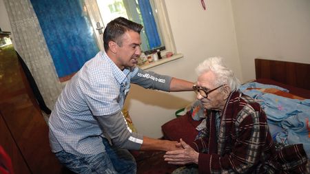 "Toți rapidiștii alături de Ion Costea!" Fanii giuleșteni sunt chemați să-l însoțeasecă pe Nea Costea pe ultimul drum