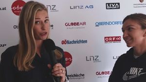 „Pe Simona Halep nu o recunoaște nimeni pe stradă!" Reacție controversată a Barbarei Schett la scurt timp după ce i-a luat interviu româncei