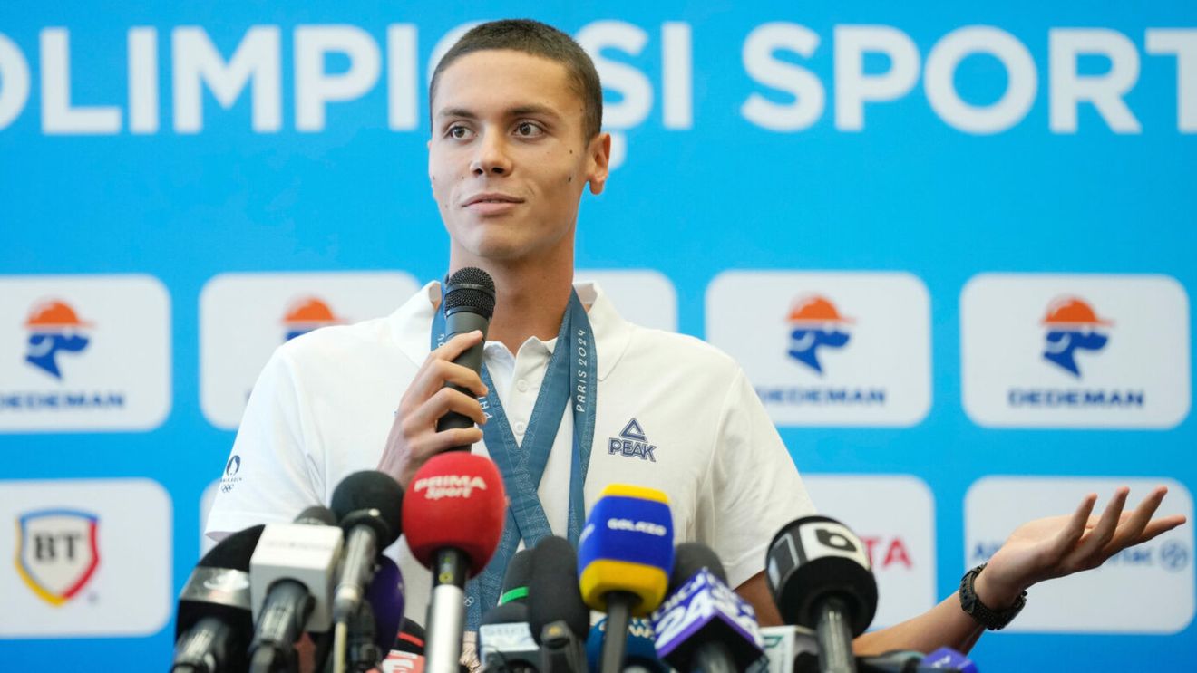 David Popovici, gest de mare campion pentru puștiul care i-a doborât recordul! Ce i-a dăruit medaliatul cu aur de la Jocurile Olimpice