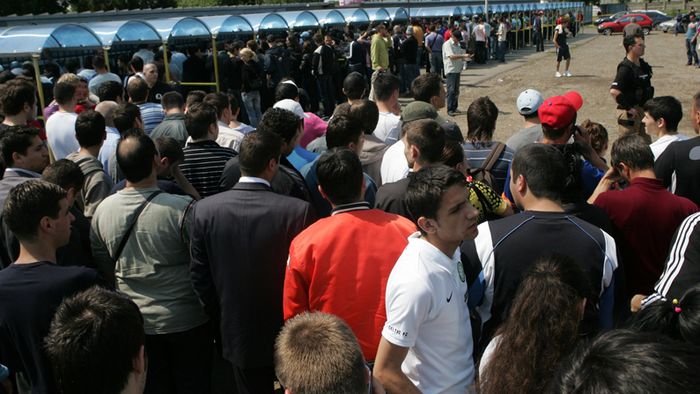 "Nu-i mai lăsăm în stadion!"