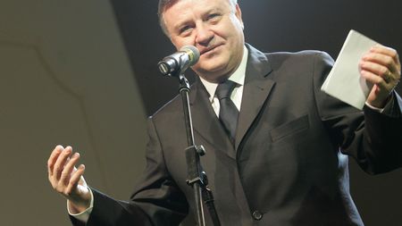 "Sandu ne execută! Nu mișcă nimeni din FRF în fața lui!"