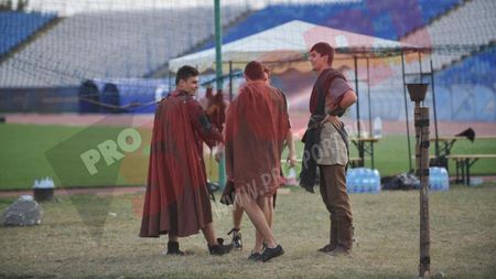 FOTO - Derby-ul Olteniei s-a jucat la Severin, pe "Ion Oblemenco" s-au bătut dacii cu romanii. Explicația gestului