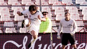 Uite Jelev,** nu e Jelev