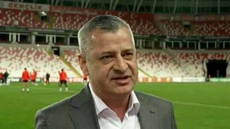 Patronul Nelu Varga a dezvăluit cum a ajuns să fie de acord ca U Cluj și CFR Cluj să își inverseze meciurile din Superliga! De ce le-a oferit marilor rivali șansa de a juca pe propriul stadion, blocat de spectacole în această vară: „A salvat-o pe mama mea într-un moment dificil. Aveam datoria morală”
