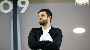 Clauza incredibilă pe care Victor Angelescu a acceptat-o în negocierile cu Mihai Rotaru pentru Elvir Koljic. A plătit o sumă importantă și a mai și făcut acest compromis!