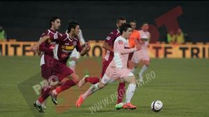 "Și noi am primit cartonașe galbene foarte ușor!"** Ce spune Paulo Sergio după victoria cu Dinamo