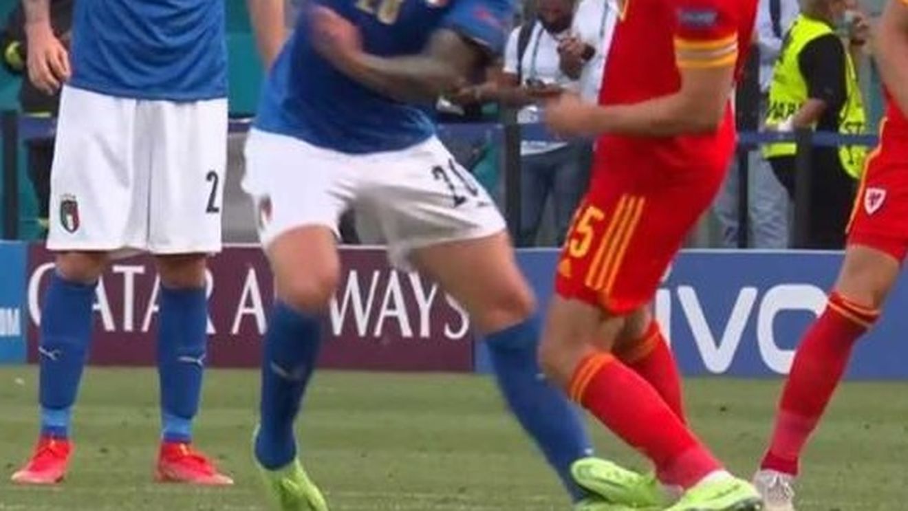 ANALIZĂ MARIUS AVRAM | Care este diferența dintre cartonașul galben și cel roșu la o „talpă" dată adversarului? Tema de discuție la Euro 2020 care generează polemici