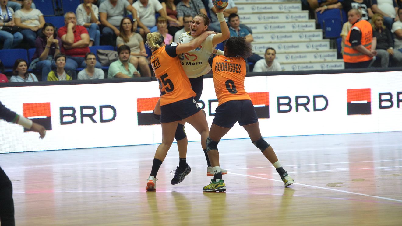 CSM București a câștigat prima "finală" a campionatului cu HCM Baia Mare și încheie turul Ligii Naționale pe locul 1