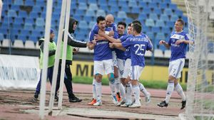 "Lung Jr. și Ologu au semnat ca disperații!"** Cum a ratat Mititelu un munte de bani: unde vor ajunge jucătorii Științei