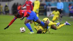 Scene incredibile la FCSB - Fenerbahce! Jucătorii s-au luat la bătaie la vestiare