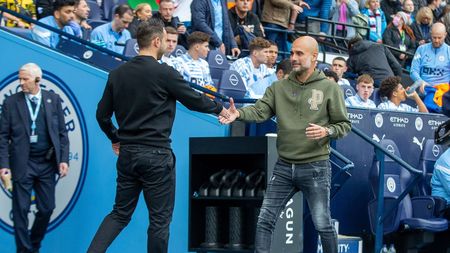 Fostul fotbalist al lui CFR Cluj, favorit să fie noul manager al lui Manchester City! Pep Guardiola e cel care l-a indicat drept omul ideal să-i ia locul