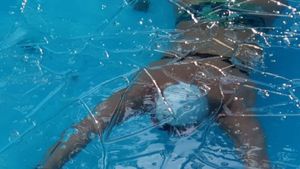 Ce a făcut campionul mondial la înot în ape înghețate, Paul Georgescu, în cursa din Canalul Mânecii: „Când urinam, o făceam pe mâini...” + „Acolo îți îngheață absolut tot” | VIDEO