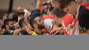 Dinamo a câștigat un meci de infarct la Turda și este cu un picior în finala Ligii Naționale pentru al treilea an la rând. Jucătorii iranieni au dat recital