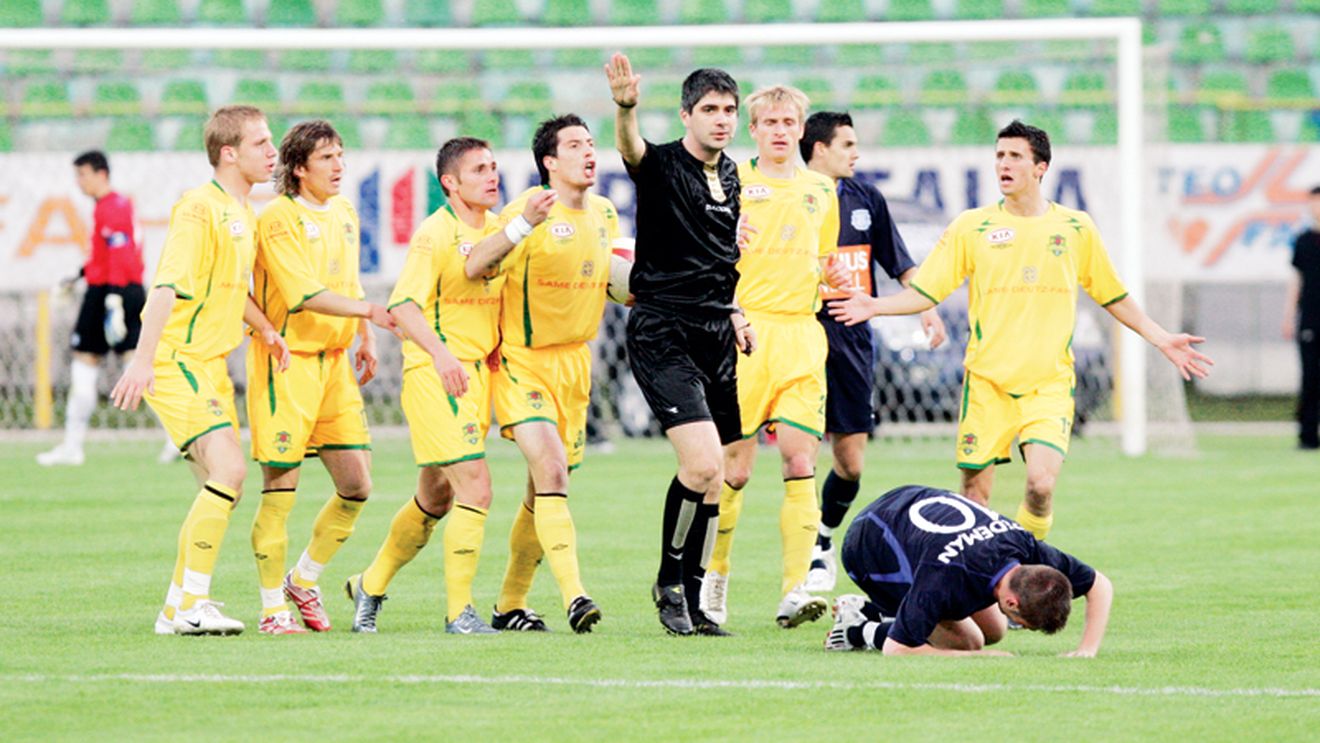 Porumboiu: "Deaconu e o marionetă"