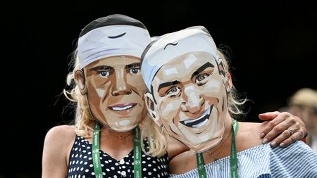 Ce nume a rostit Roger Federer când a fost întrebat despre cel mai bun tenismen. Reacția despre Rafa Nadal