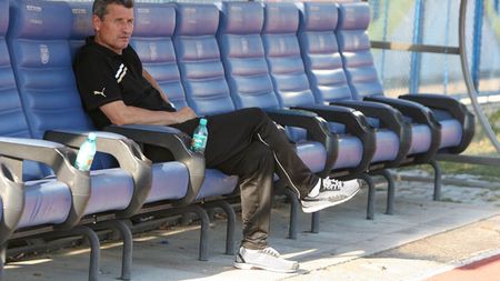 Etapa aceasta ar putea aduce o mare surpriză!** Unul dintre cei mai buni antrenori din Liga I ar putea pleca! Mulțescu, favorit să-i ia locul