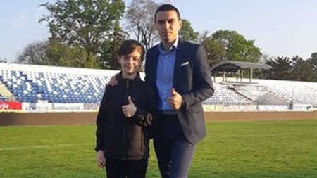 EXCLUSIV | "Micul Hațegan" de la Iași și-a întâlnit idolul. Ce daruri i-a oferit Ovidiu Hațegan celui mai tânăr arbitru din țară înaintea partidei CSM Poli Iași - CFR Cluj