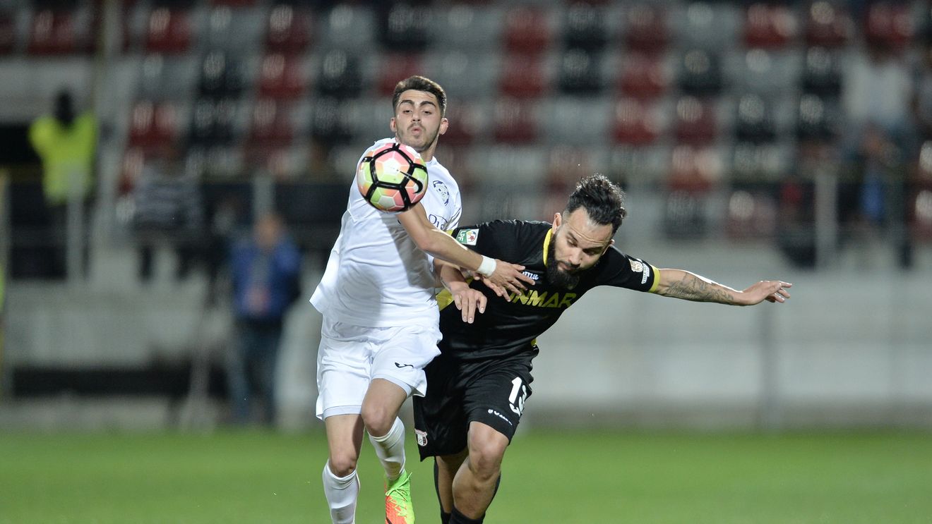 Se pot gândi la finală! Astra "distruge" ACS Poli, 4-1 la Giurgiu, și e ca și calificată în finala Cupei României. Arbitrul Adrian Comănescu a fost "omul meciului"