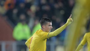 Valentin Mihăilă, urmărit de Ajax Amsterdam! Cât ar putea primi Craiova pentru starul U 21