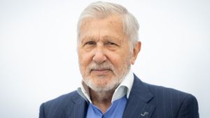 Scandal în Parlament din cauza „Anului Ilie Năstase”. L-a desființat: „E mândru că a participat la Vara Ispitelor”