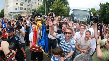 Unirea campionilor cu fanii