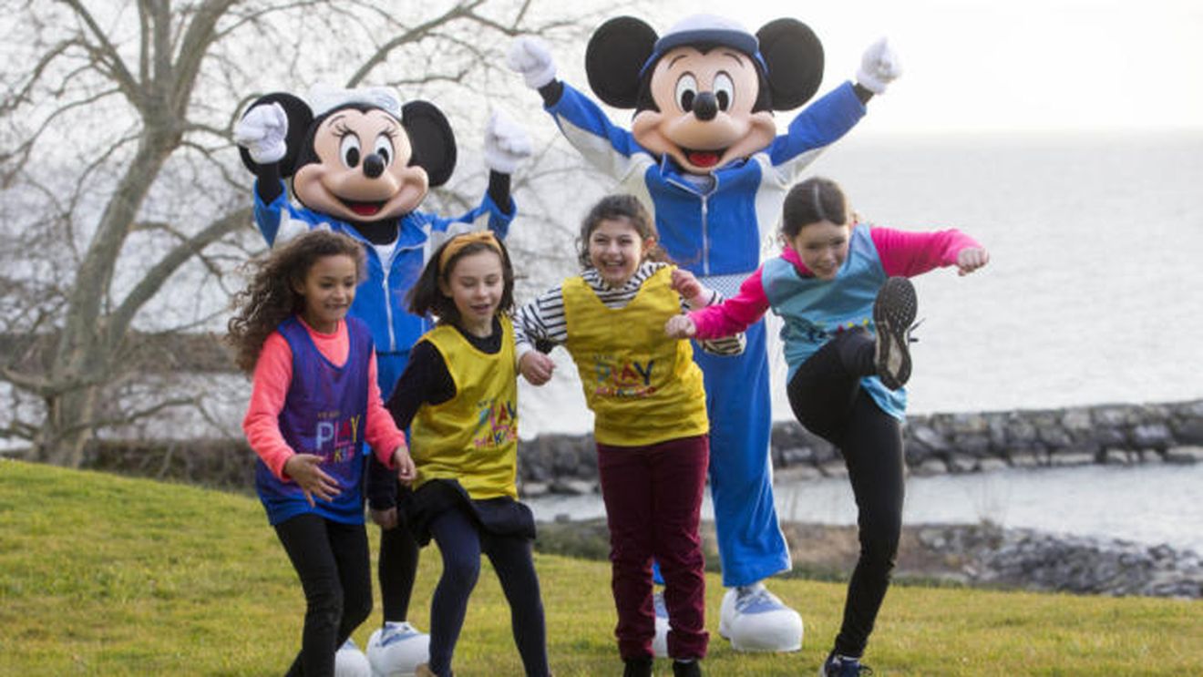 Atragerea fetelor către fotbal, un proiect comun UEFA - Disney. 7 țări, printre care și România, participă la această inițiativă