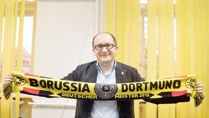 Profesorul român care și-a investit economiile în acțiuni la Borussia Dortmund: "Nu este o afacere de proporții titanice, profitul e de 10%"