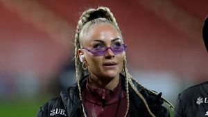 Cea mai frumoasă fotbalistă a dat lovitura. A primit propunerea pe care nu o poate refuza