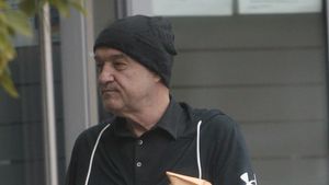 Controversatul Cristi Rizea a făcut plângere penală împotriva lui Gigi Becali la DNA. „S-a dus vremea când băga oamenii în portbagaj! E doar un interlop”