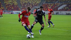 Octavian Popescu, moment de geniu chiar sub ochii lui Mirel Rădoi! Florin Tănase îl egalează pe Dennis Man în topul golgheterilor | FOTO & VIDEO