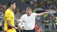 Ce le-a scris Gică Hagi pe tablă, în vestiar, fotbaliștilor săi: „În România, toți…”