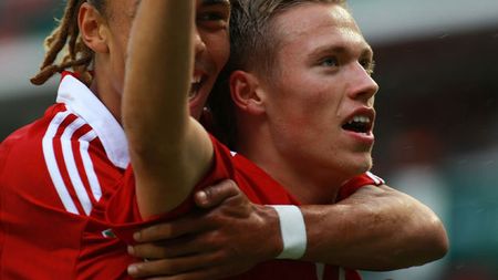 Ajax l-a "scos" pe noul Ibra, United îl vrea din fașă: super - ofertă pentru puștiul de 18 ani!** VIDEO golurile care au sedus granzii Europei