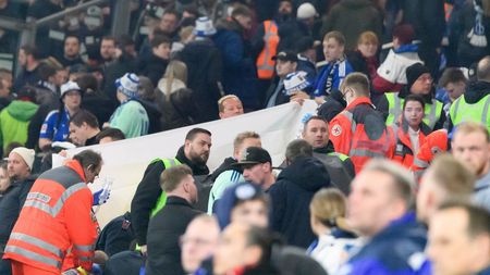 Tragedie în Bundesliga! Un fan al lui Schalke a murit pe stadion în timpul meciului cu Bayer Leverkusen