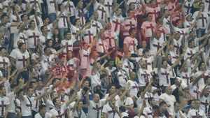 Au avut meciul lor!** Zeci de fani au părăsit arena și au încercat să își demonstreze "superioritatea" pe culoarele de acces