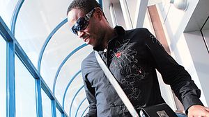 Adefemi în duel cu Emeghara