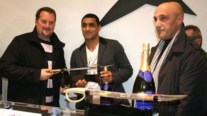 FOTO I-a încântat cu evoluțiile lui!** Nicoliță, premiat de francezi