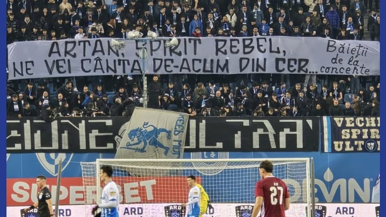 Fanii Universităţii Craiova l-au omagiat pe artistul dispărut recent: „Ne vei cânta acum din Cer”